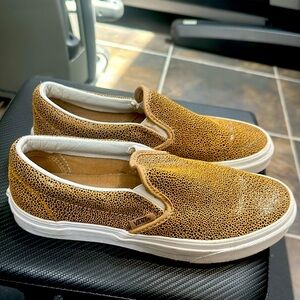 Vans - Woman slip on size 8 (men 6.5) great conditon